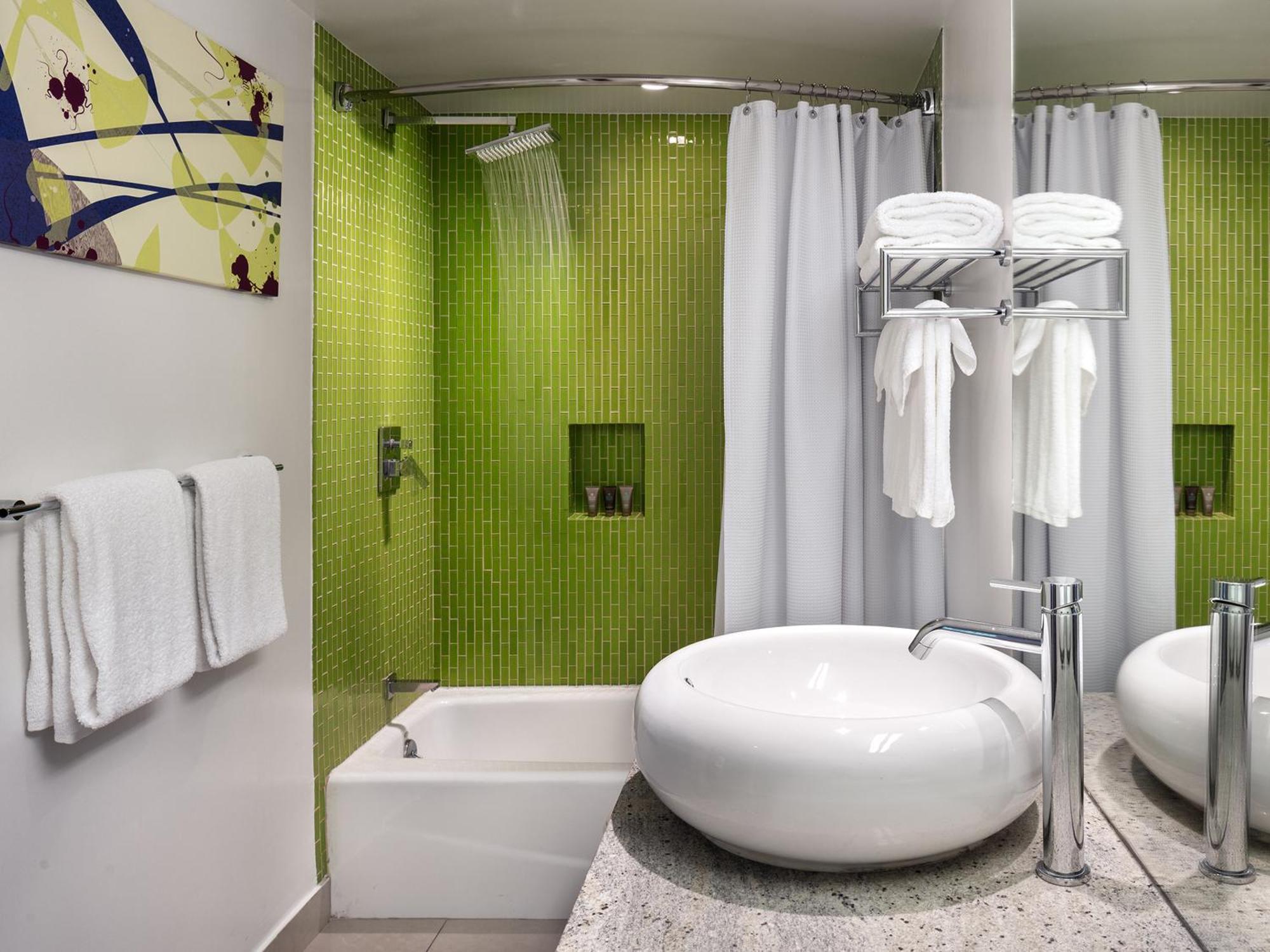 Sunset Marquis Hotel — Photos 1
